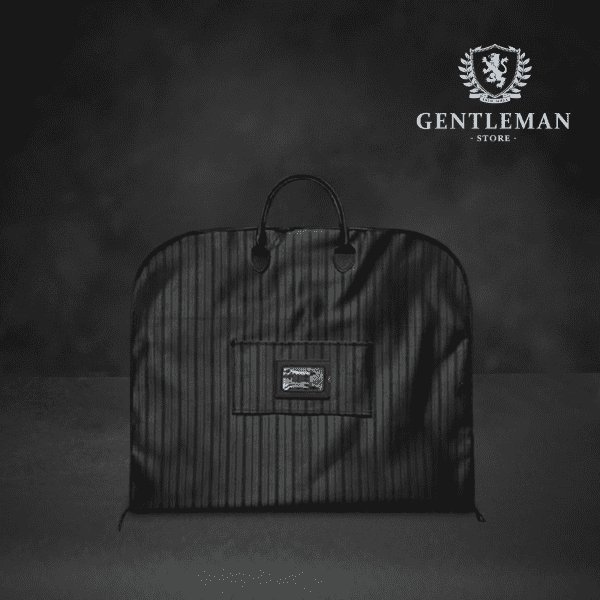 Torba "Niceyard" jednostavnog je dizajna sa posebno izrađenim detaljima na sebi kako bi Vam davala eleganciju i stil u svakom trenutku.