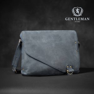 Muška poslovna torba je jedan od neophodnih aksesoara svakog poslovnog muškarca.  Zato Vam mi nudimo elegantnu poslovnu torbu uz kvalitet, dobar stil i neprolaznu vrednost. Poslovna torba brenda “Tony Bellucci” izrađena je od najkvalitetnije teleće kože.