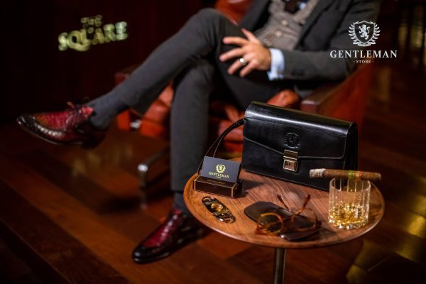 T0002 | kožna ručna torbica Gentleman