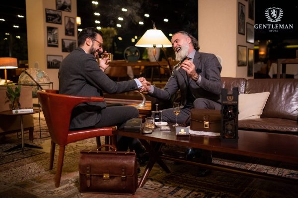 T0005 | kožna ručna torbica Gentleman