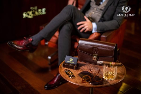 T0005 | kožna ručna torbica Gentleman