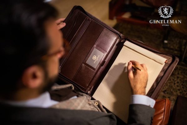 T0034 | kožna ručna torbica Gentleman