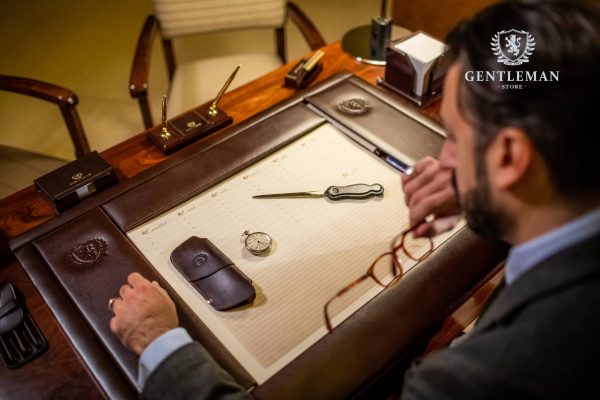 KP03 | kožni držač vizit kartica Gentleman