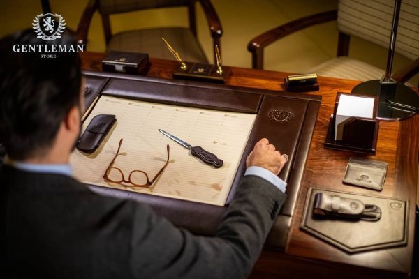 KP22 | kožna stona mapa Gentleman