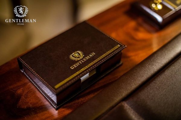 KP05a | kožna kutija za papiriće Gentleman